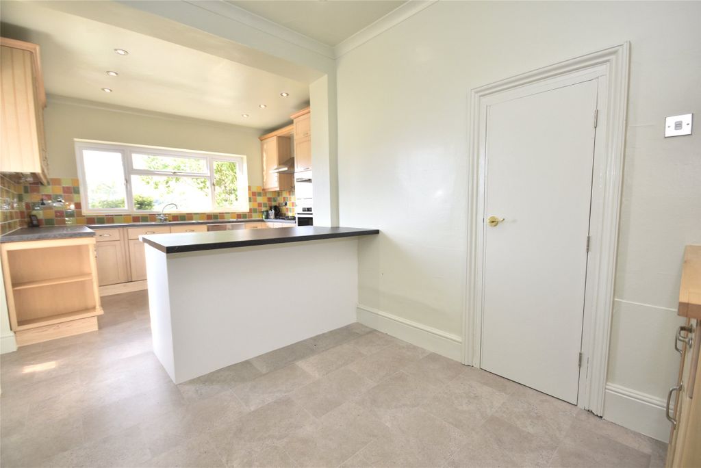 Property photo 2 of 13 Kitchen