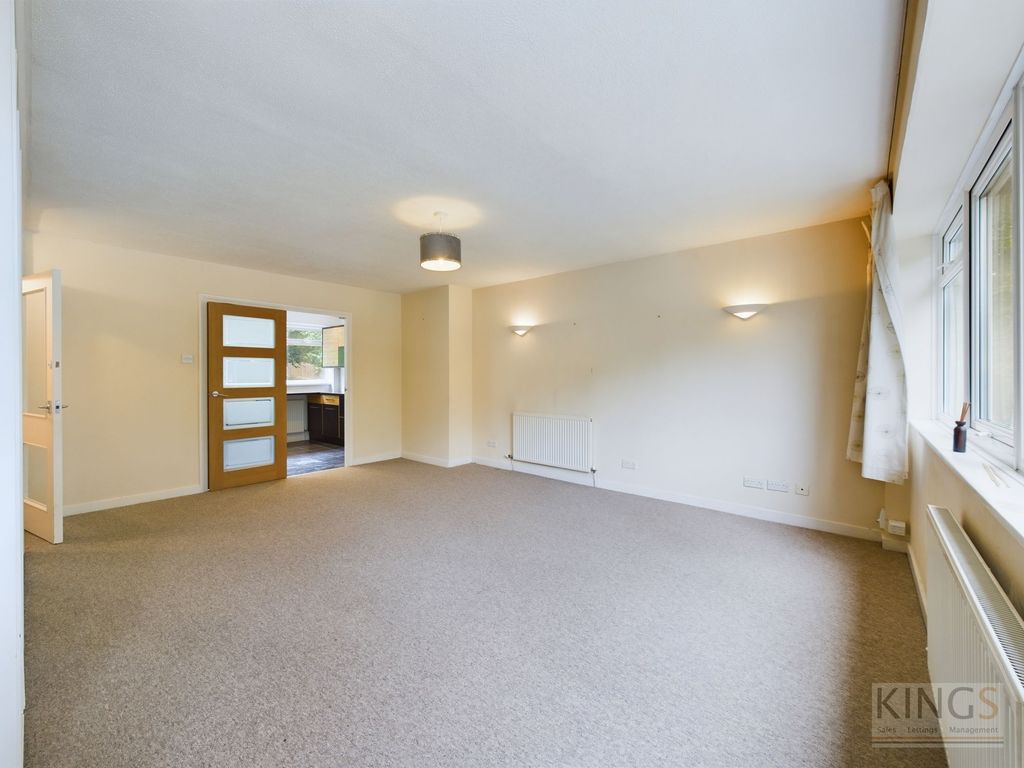 Property photo 3 of 14 Living Room