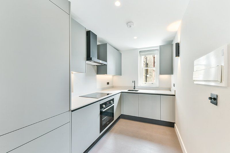 Property photo 3 of 12 Shaftesbury Avenue
