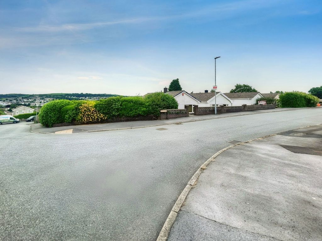 Property photo 2 of 46