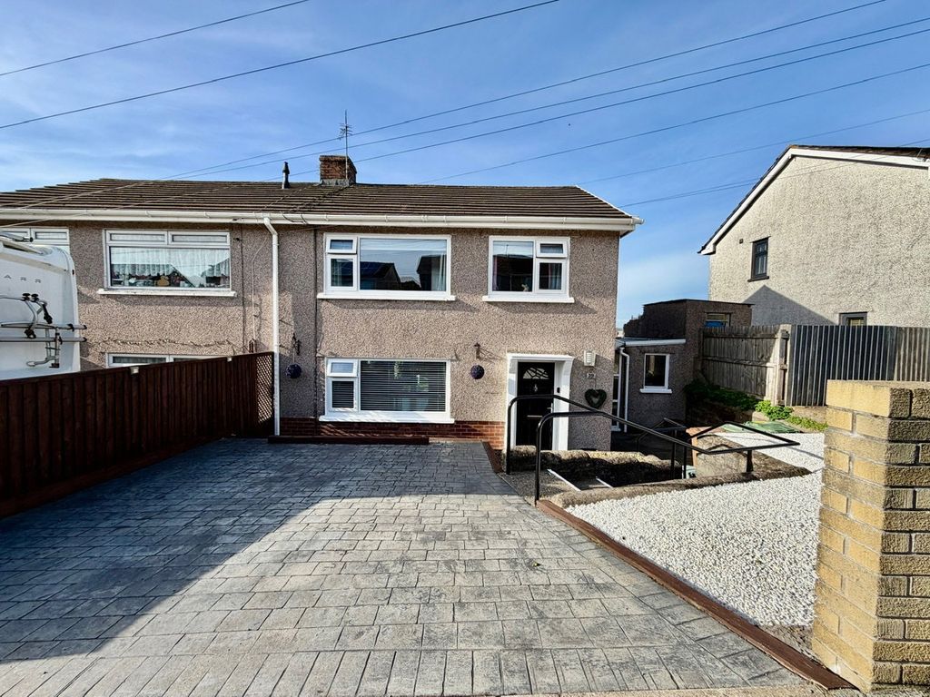 Property photo 1 of 42