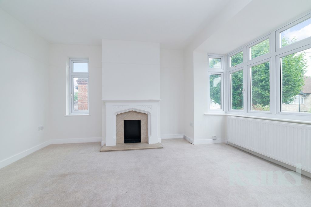 Property photo 3 of 12 Photo 11