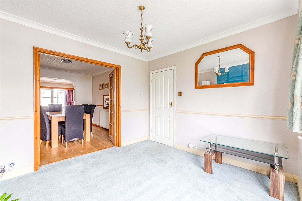 Property photo 2 of 17 Picture No. 15
