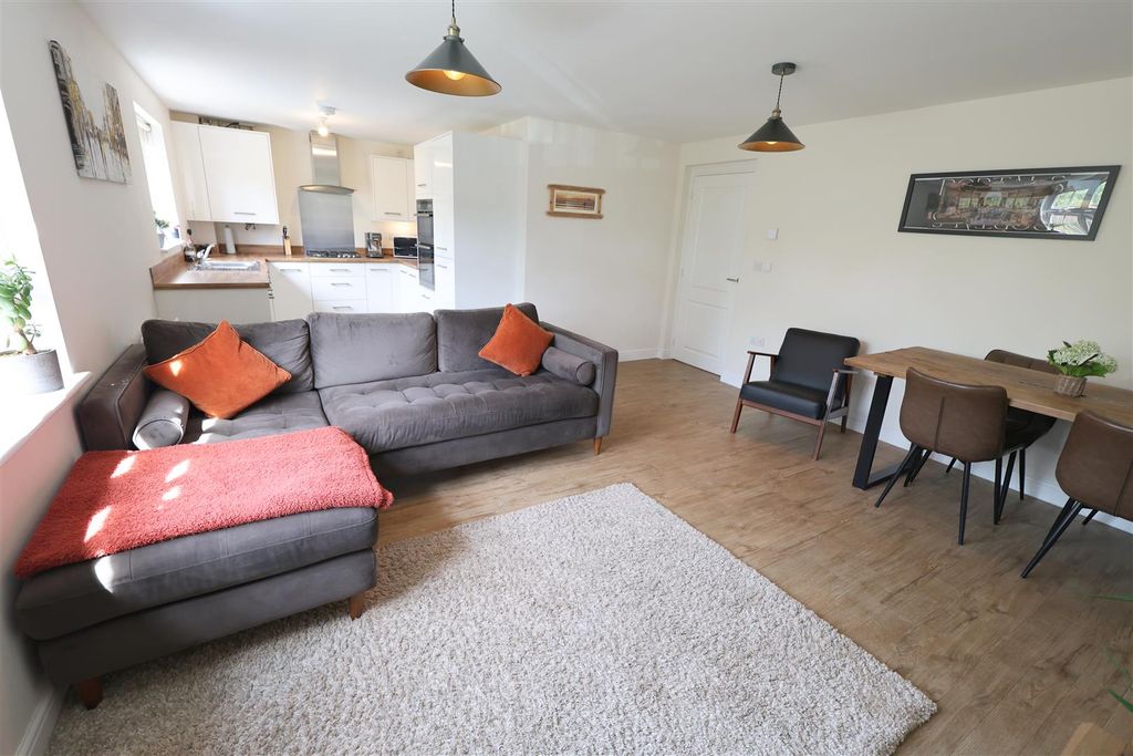Additional image 4 of 2 bed flat for saleAlexander Road, Frenchay, Bristol BS16