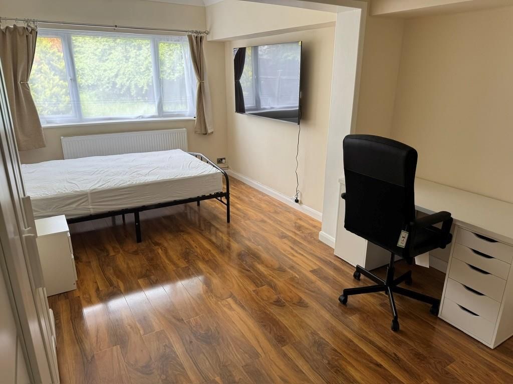 Property photo 3 of 11 Bedroom