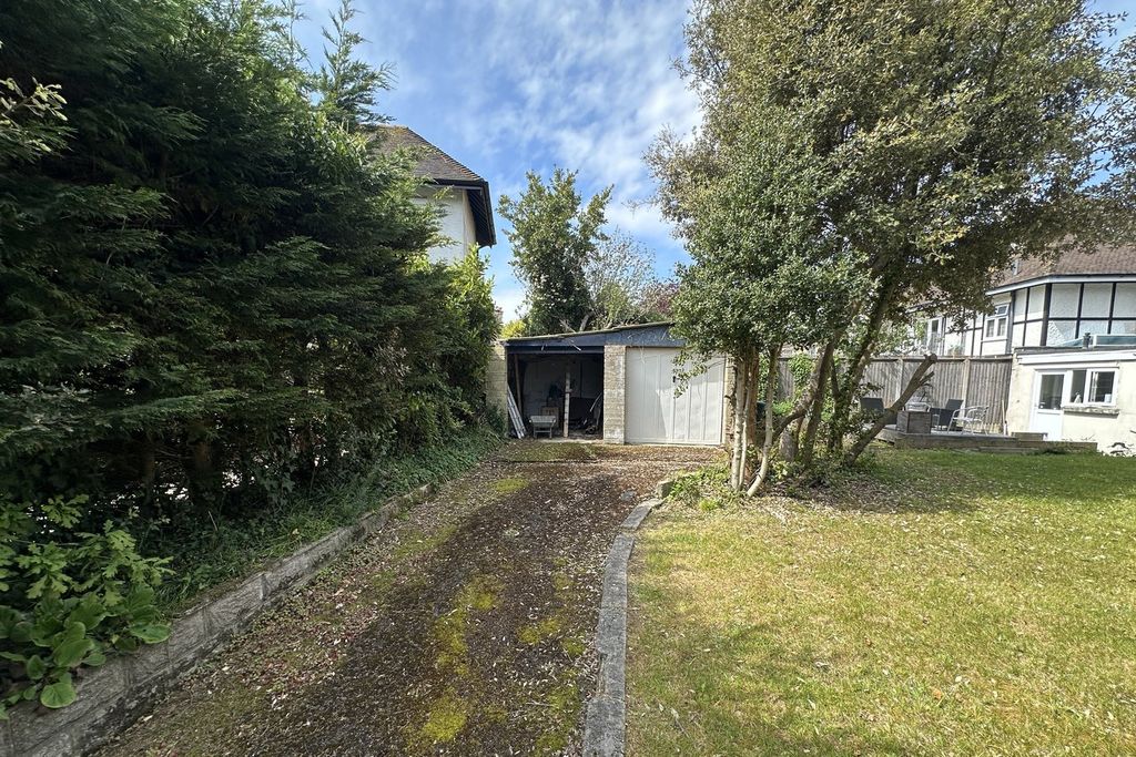 Property photo 3 of 18
