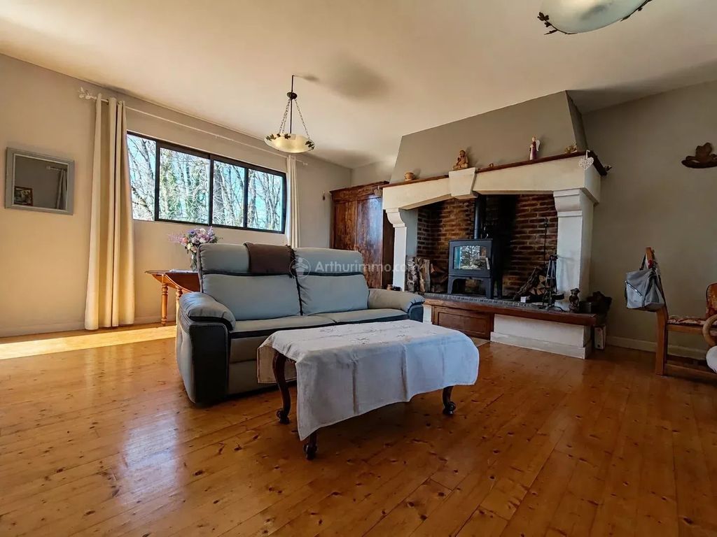 Property photo 3 of 14