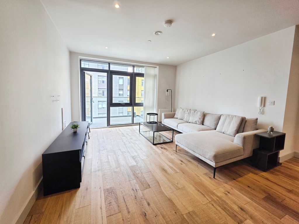 Property photo 2 of 12