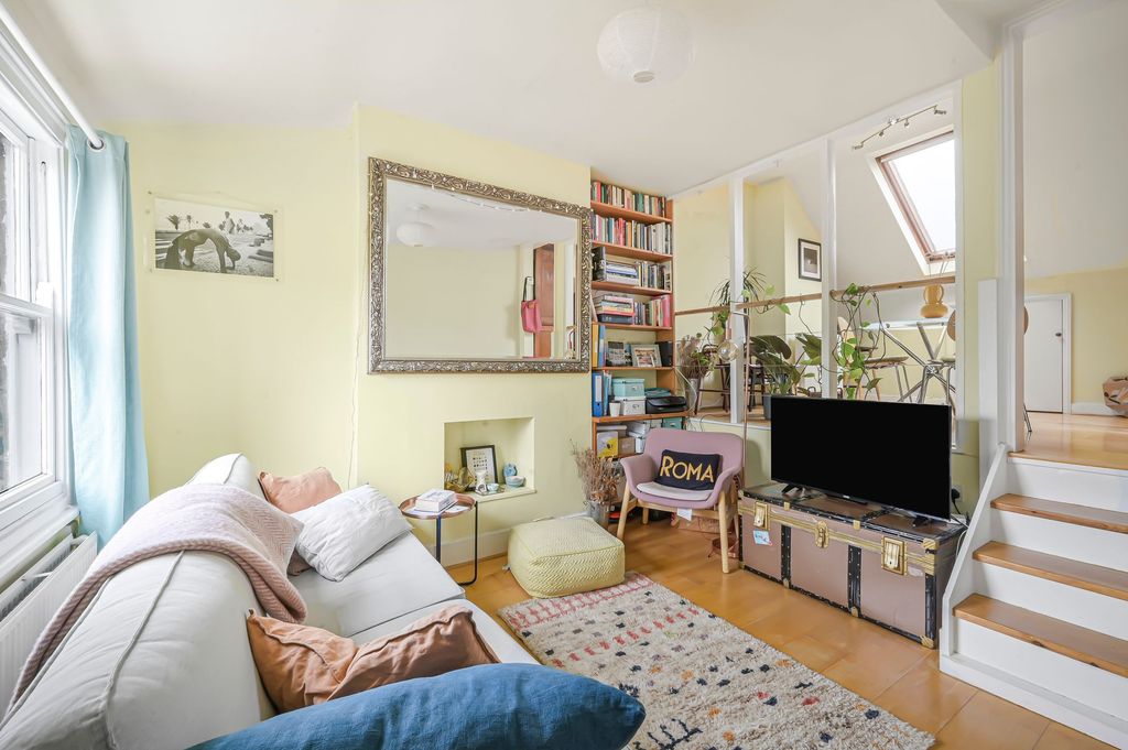 Property photo 3 of 11