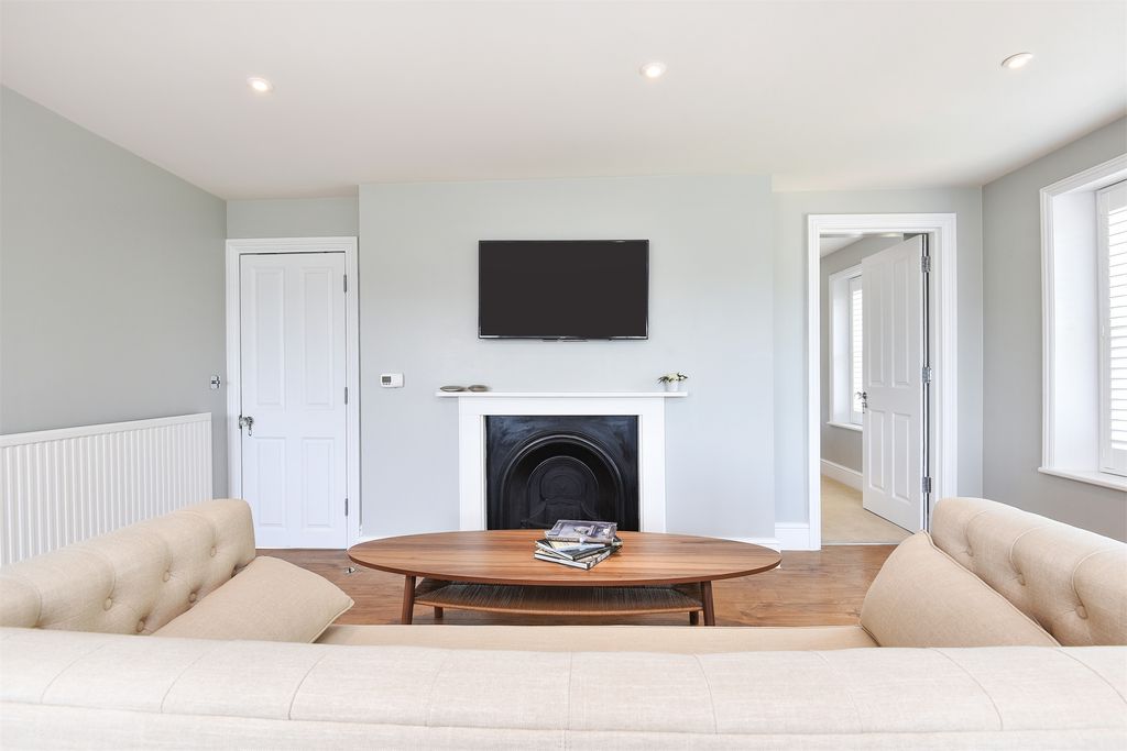 Property photo 2 of 8 Picture 02