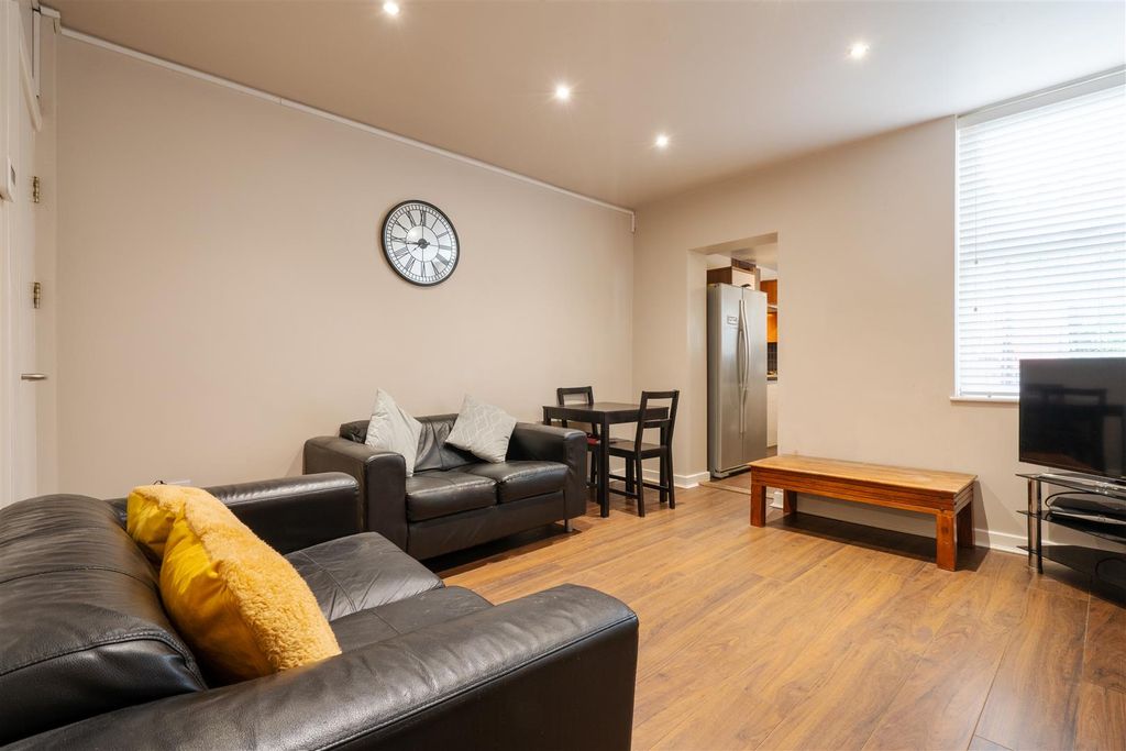 Property photo 1 of 10 Living Room .Jpg