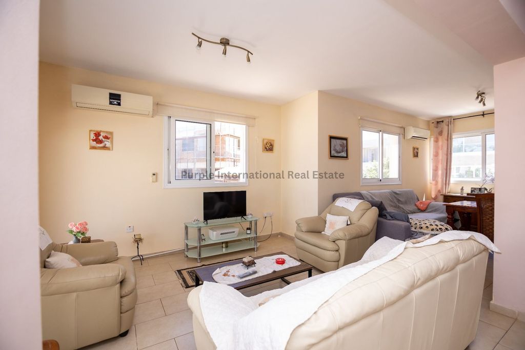 Property photo 2 of 25
