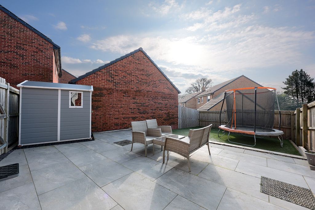 Property photo 3 of 18 4954055