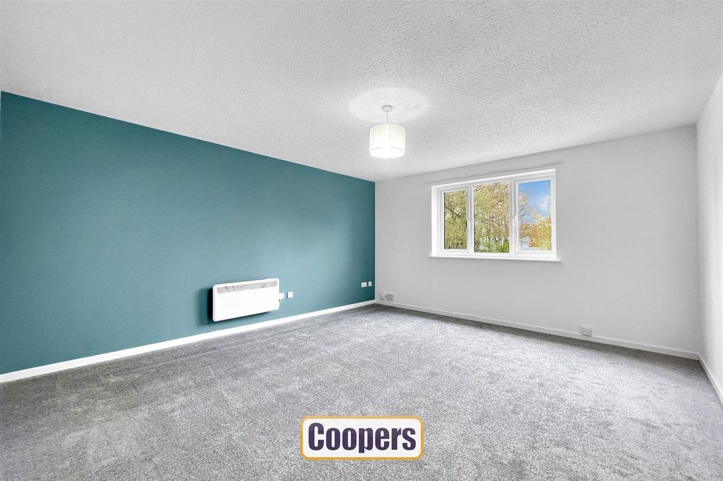 Property photo 2 of 8 Adf3Bc12Ed24Fff0189Af9A2c3F677Cfd84dc635.Jpg