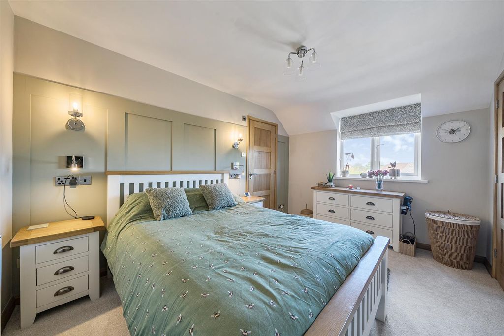 Property photo 3 of 27 1358680-3-68d3d7B7c3Bb5.Jpg
