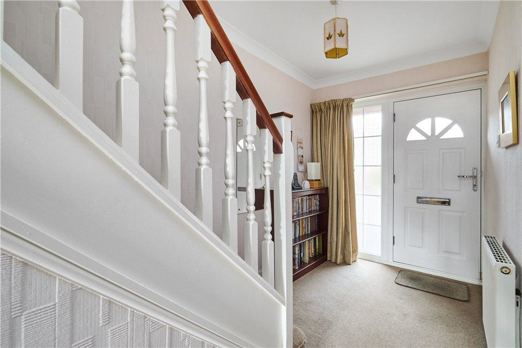 Property photo 3 of 23 Entrance Hall