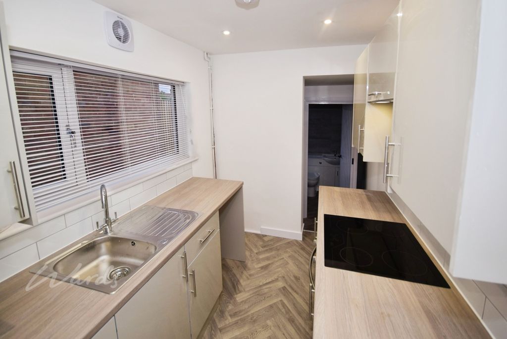 Property photo 2 of 8 Cowper Kitchen