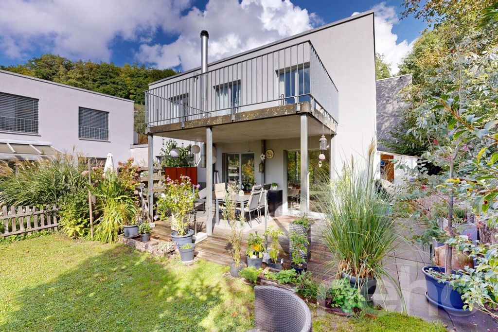 Property photo 2 of 13