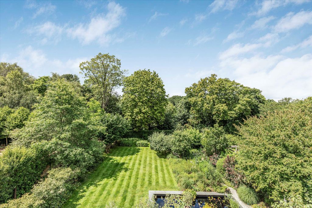 Property photo 2 of 19 Image