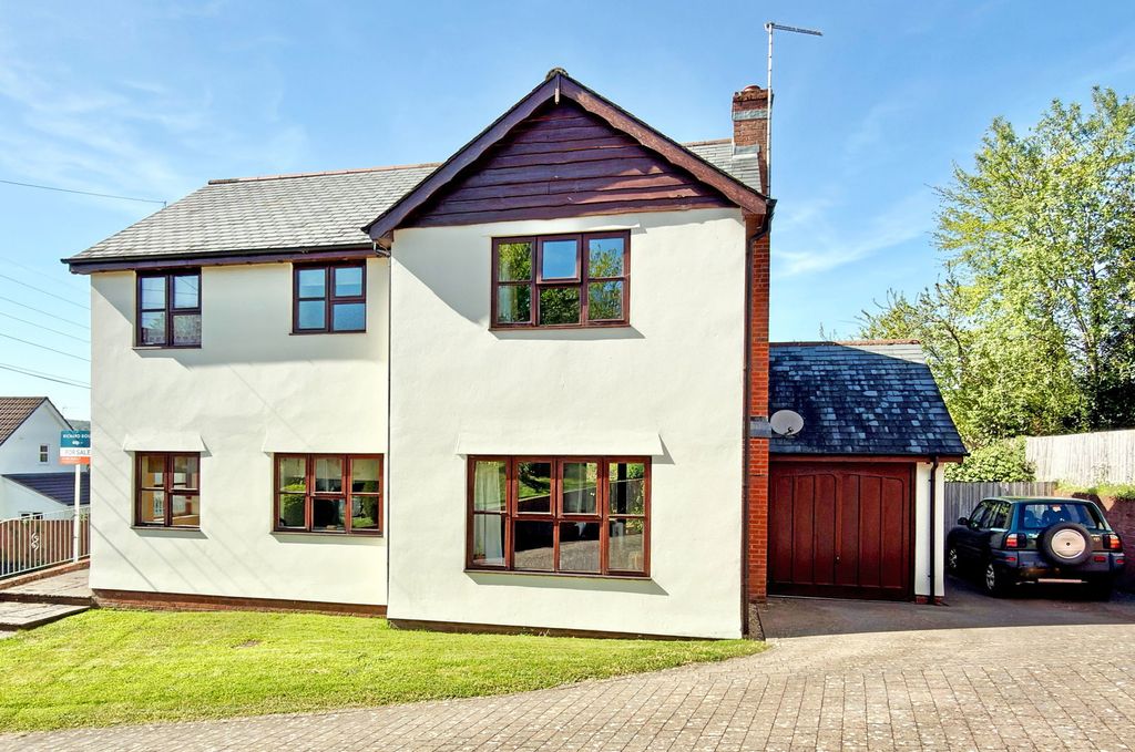 Property photo 1 of 18