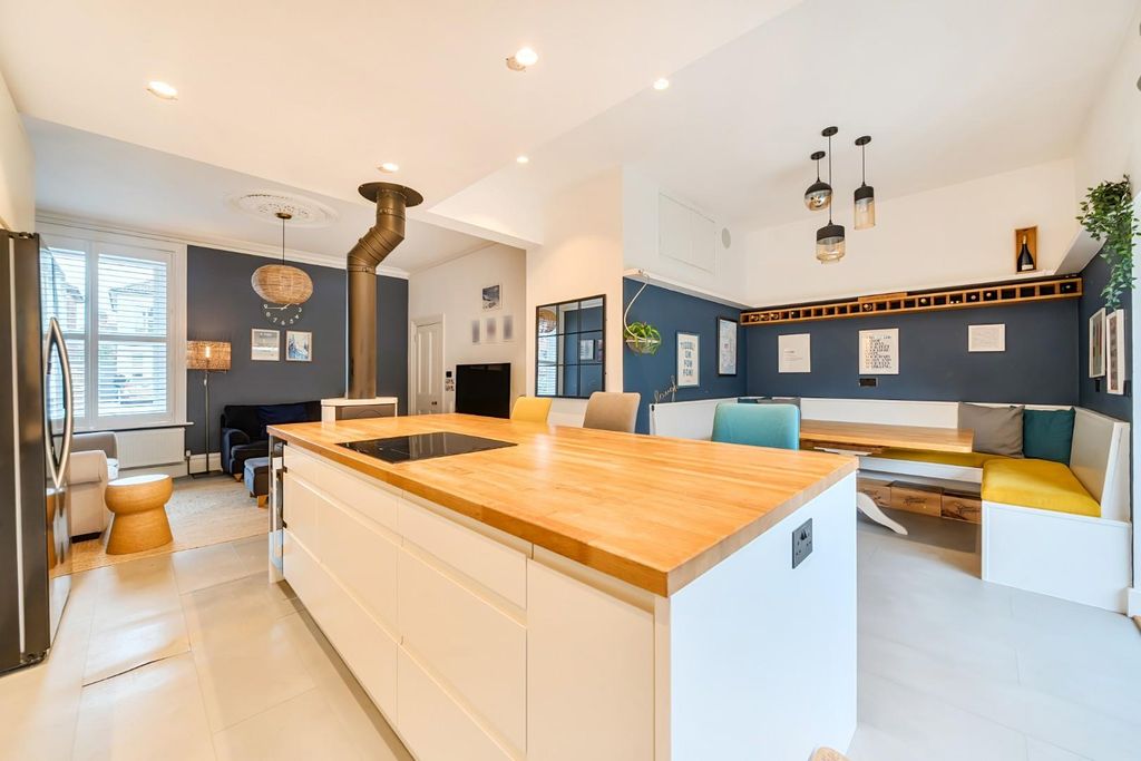 Property photo 1 of 21 1404581-13-6978E96Ea585B.Jpg