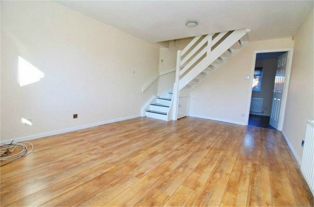 Property photo 2 of 8