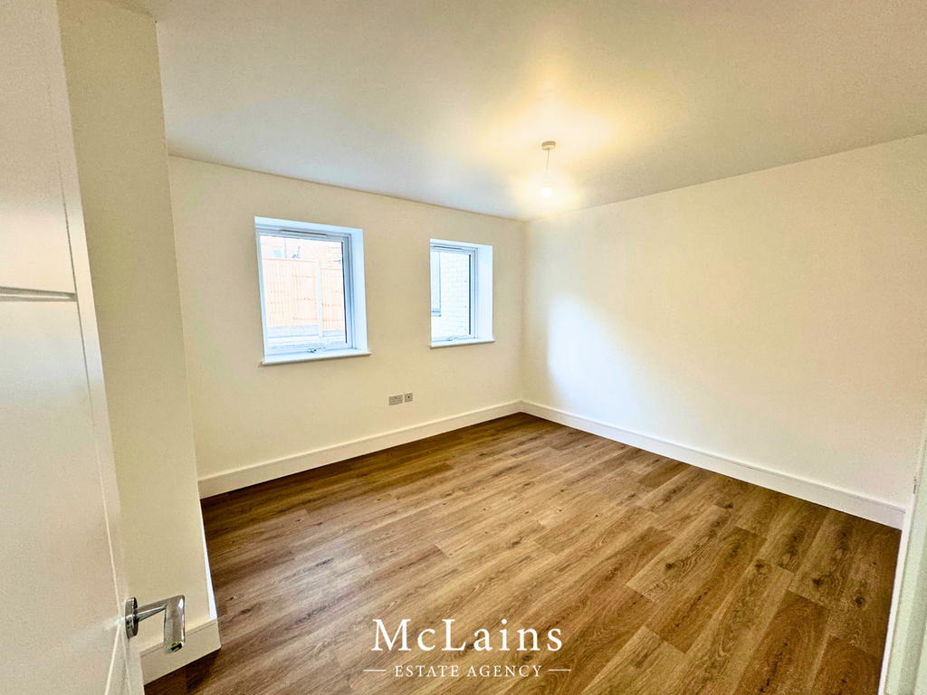 Property photo 3 of 9 Bedroom