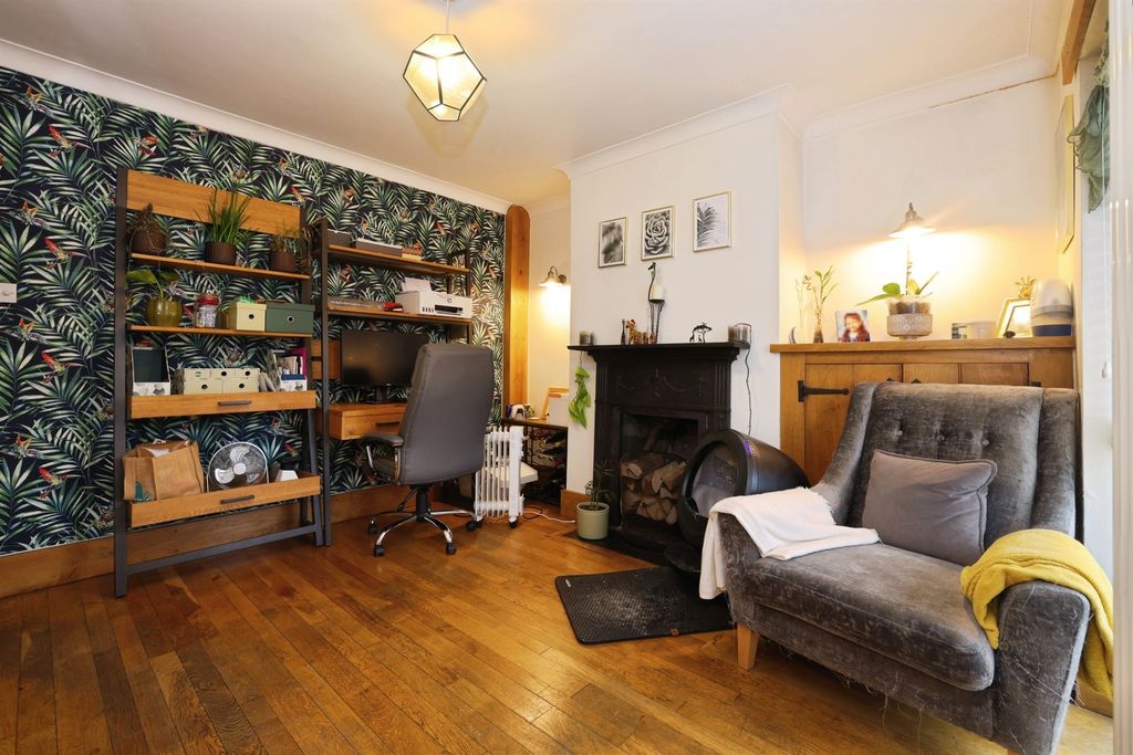 Property photo 3 of 20