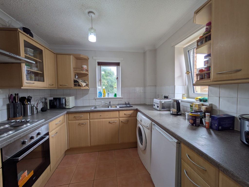 Property photo 2 of 9 Kitchen