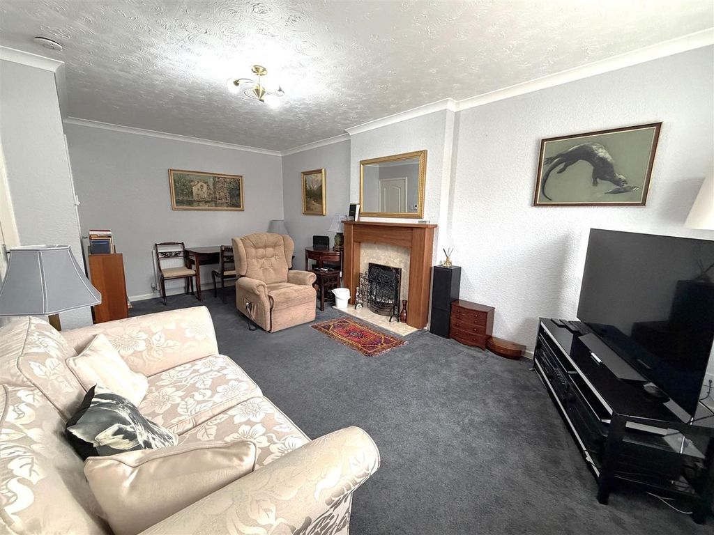 Property photo 2 of 17 B1.Jpeg