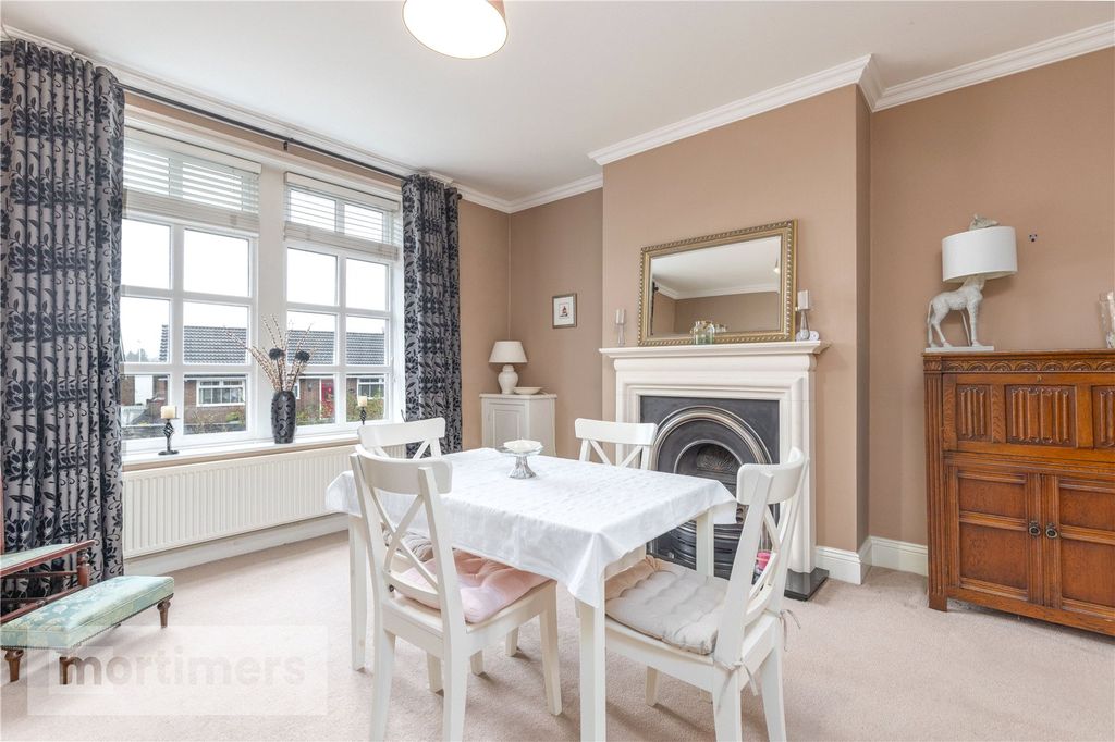 Property photo 2 of 20 Living Room