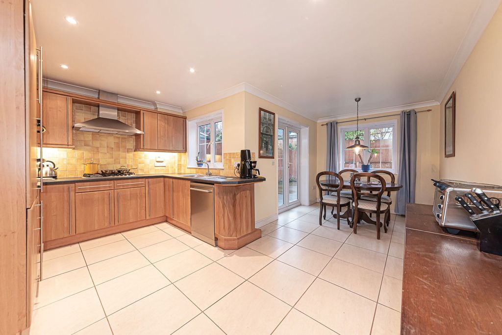 Property photo 2 of 19