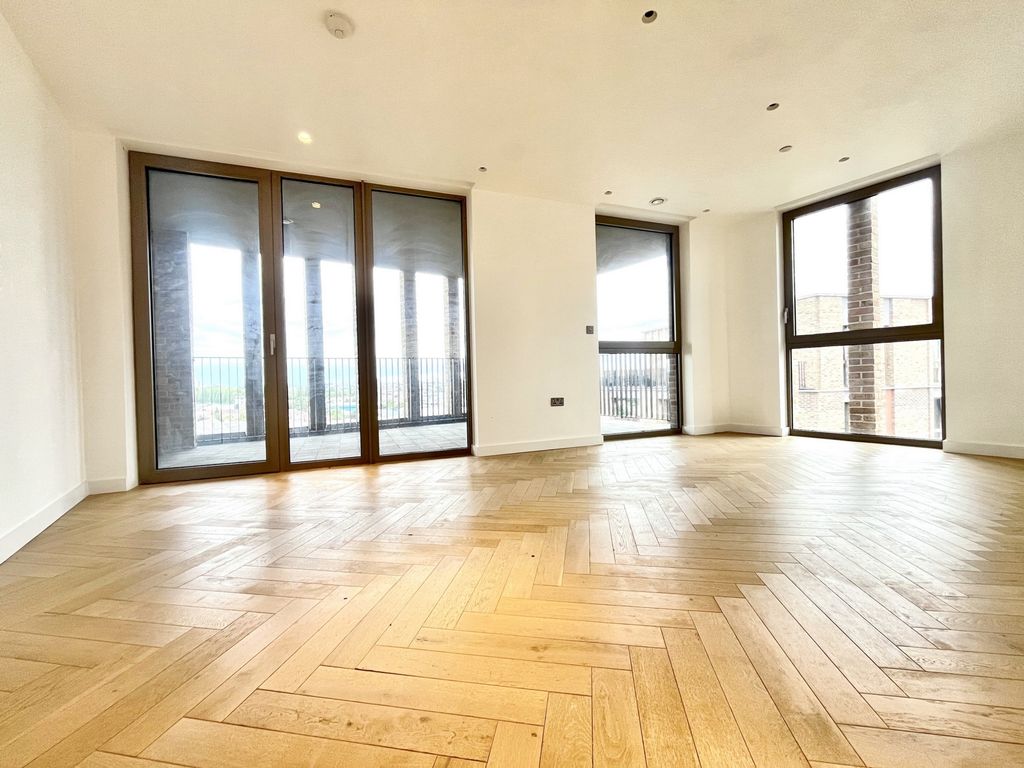 Property photo 3 of 10 Photo 2