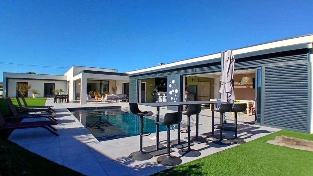 Property photo 1 of 31