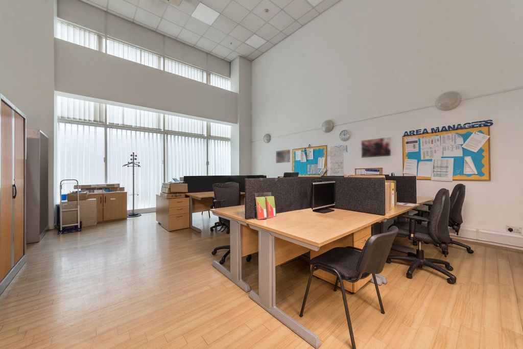 Property photo 2 of 7 100 Westminster Bridge Road6.Jpeg