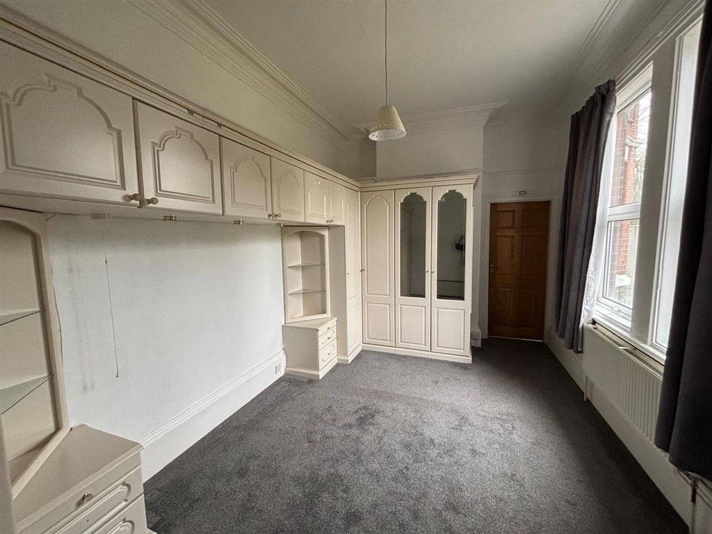 Property photo 3 of 12 Bedroom