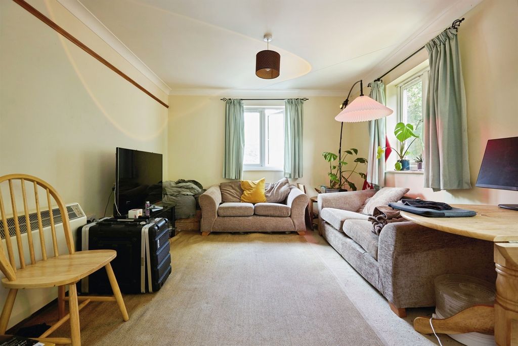Property photo 2 of 9
