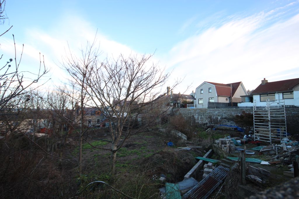 Property photo 2 of 4