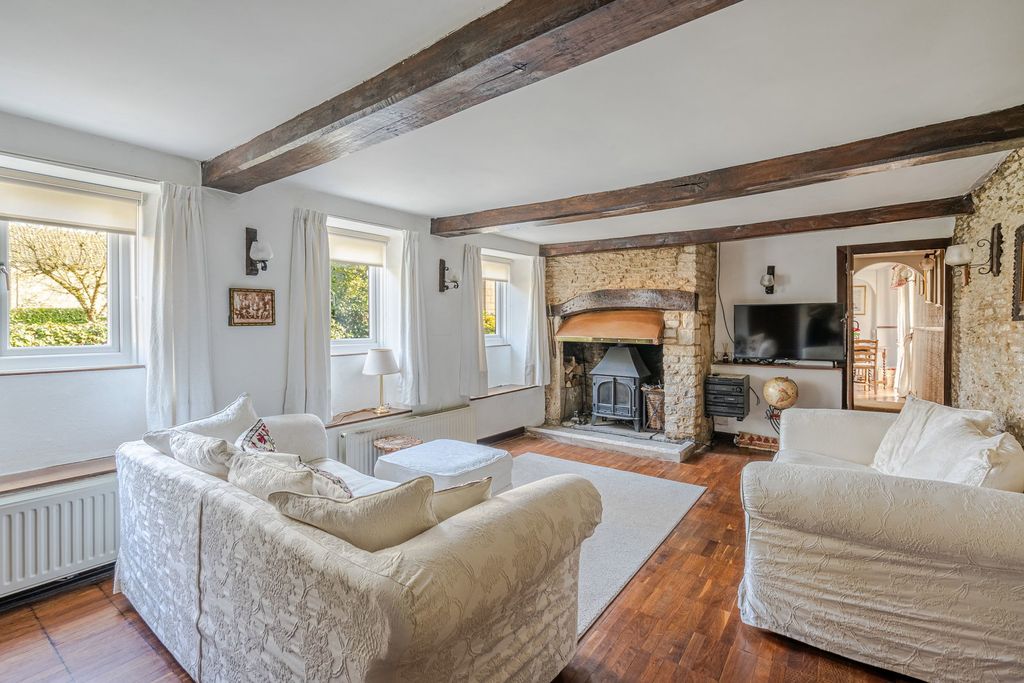 Property photo 2 of 22