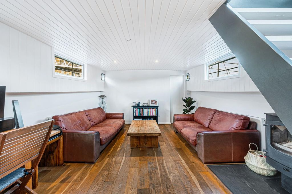 Property photo 3 of 21 Ventana,Chiswick Pier-10.Jpg