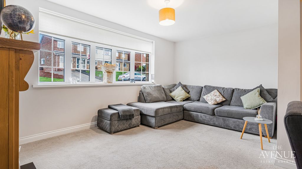 Property photo 2 of 21 4700235