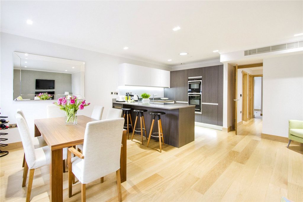 Property photo 3 of 15 Kitchen/Dining Room