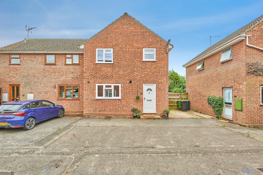 Property photo 1 of 12