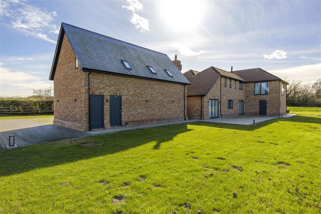 Additional image 24 of 6 bed detached house to rentFarnham House, Merton Lane, Canterbury CT4