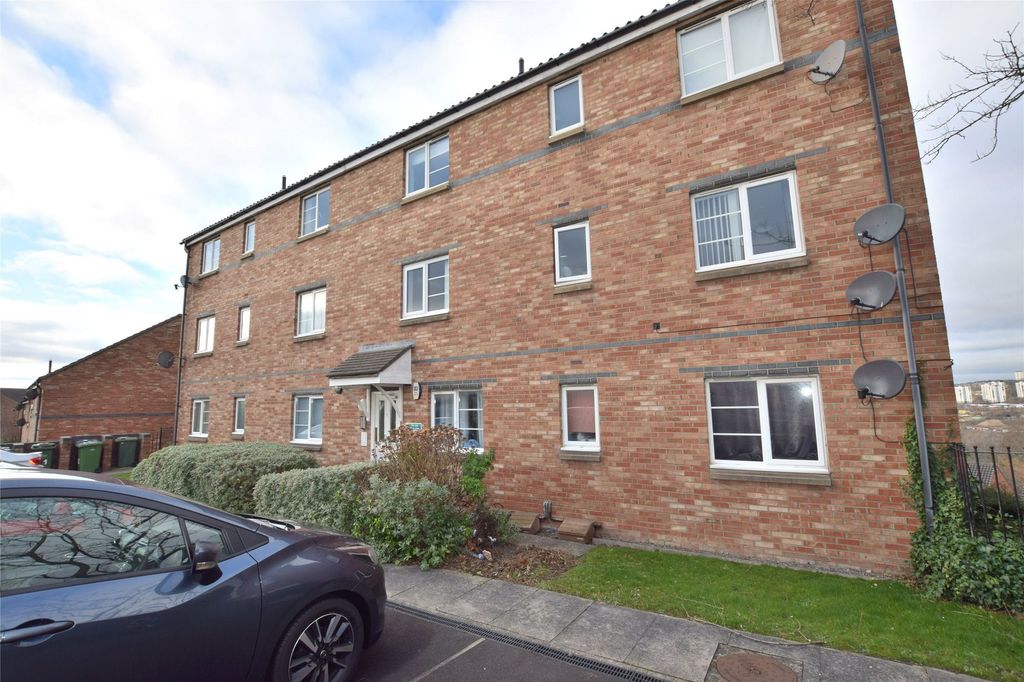 Property photo 3 of 8 External