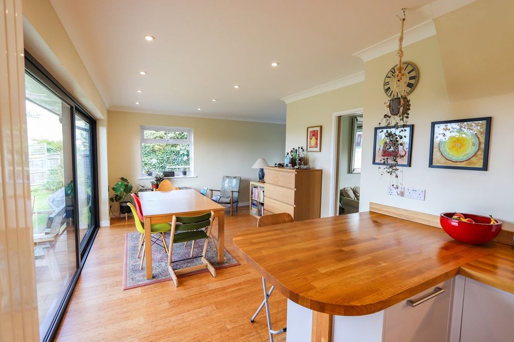 Property photo 3 of 22