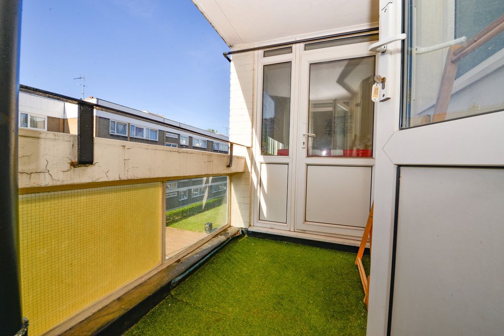 Property photo 3 of 12