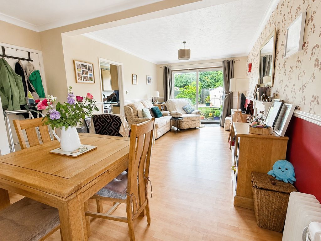 Property photo 3 of 12 Img_9401