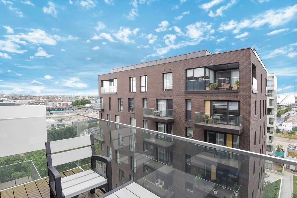 Property photo 3 of 9 Balcony.Jpg