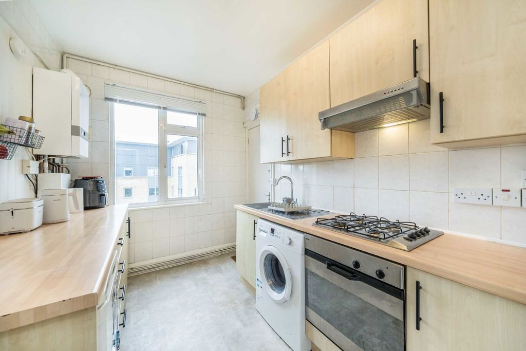 Property photo 3 of 5